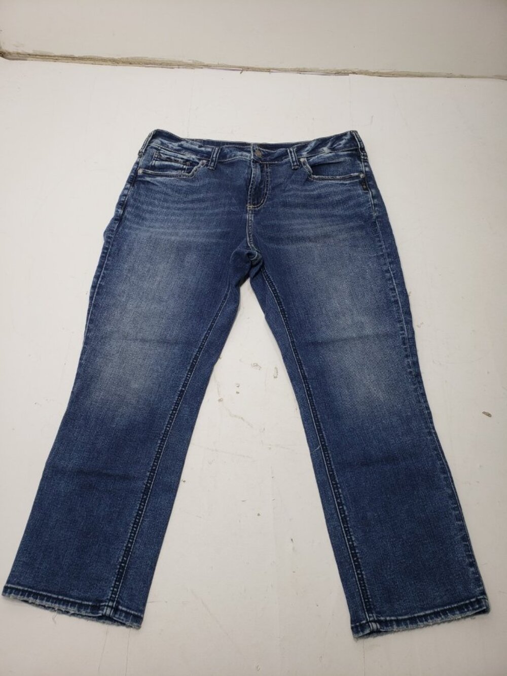 Silver Jeans Co W32 L23.5 Elyse Capri Dark Wash CA00508 Pre Owned